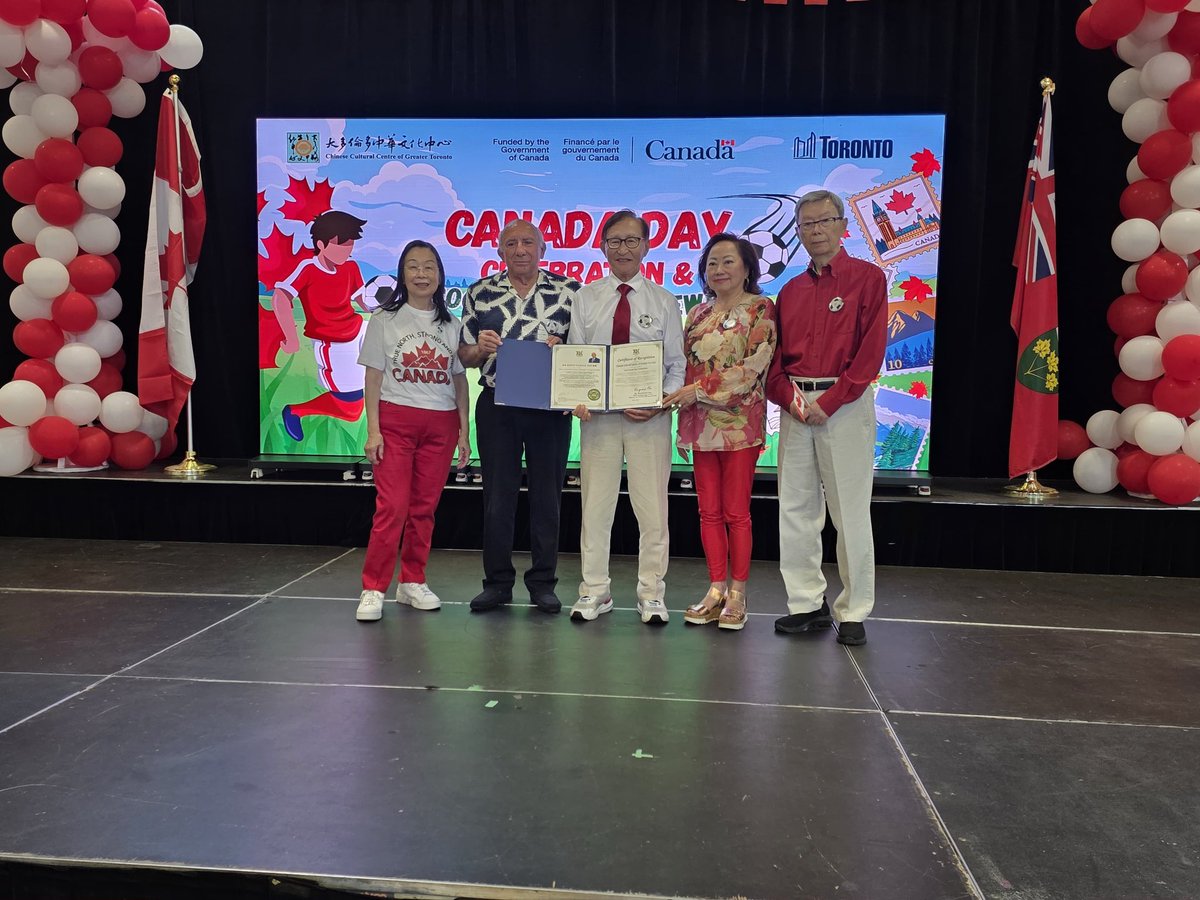 RaymondChoPC's tweet photo. The @CCCGT lit up #ScarbTO North with #CanadaDay spirit in red &amp; white, featuring ⚽️Match Viewing.

Joined MPP @Aris_Babikian, Dr. Ming-Tat Cheung &amp; President Angela Chan for cake-cutting &amp; festivities.

Proud to call 🇨🇦 home as I share my immigrant journey from 🇰🇷 50+ years ago. https://t.co/aH2FSo4j14