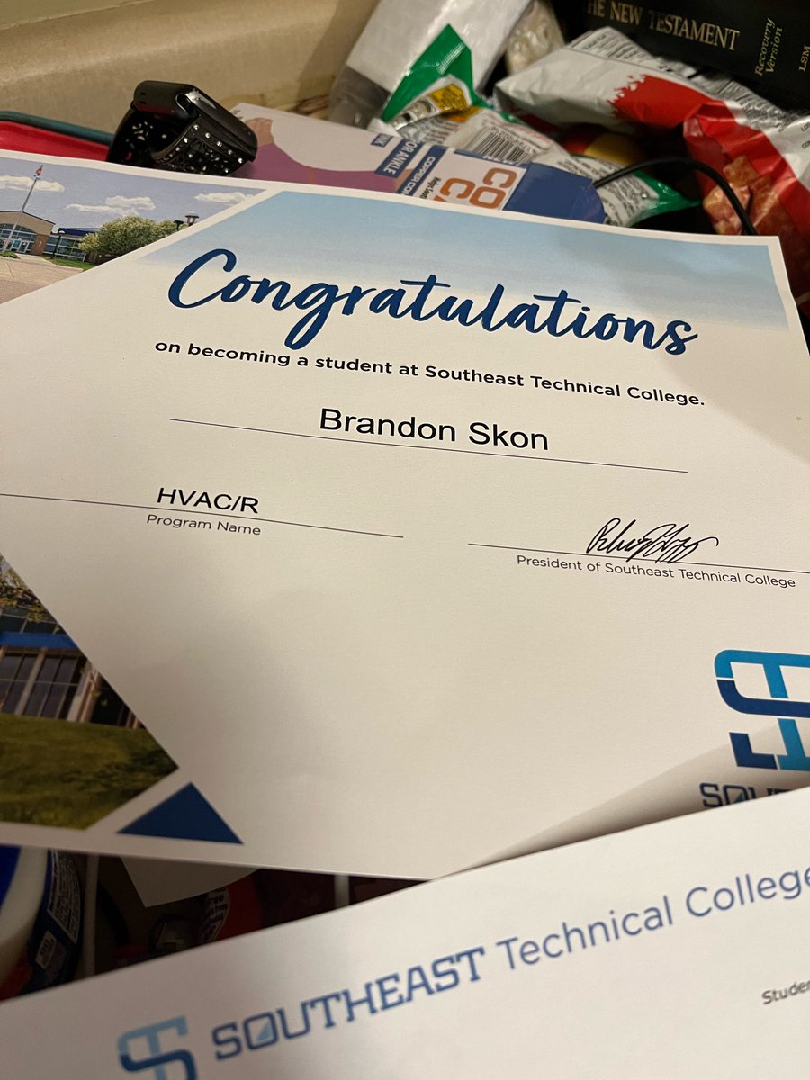 SkonAlexander's tweet photo. I’m so proud of my son.. Even though all the hell he been through he got his GED and going to college… Congratulations Brandon Lee your family loves you https://t.co/jWampgLHnE