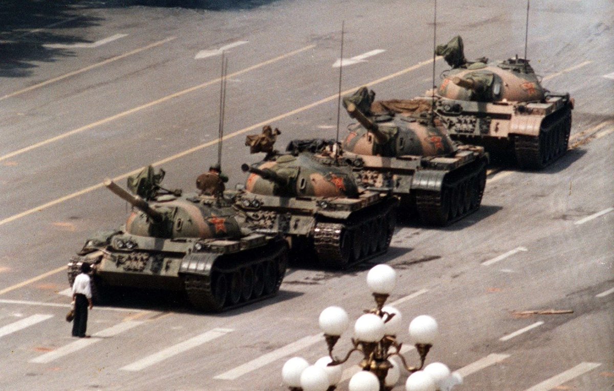 isabelle_denuit's tweet photo. Il est gâteux, complètement taré, mythomane ? On ne sait plus.
La Chine "sans chars, sans militaires, sans exécutions".  😳  Il vit dans un univers parallèle pépé ? 
#Mélenchon #SOSpsychiatrie https://t.co/63QLiP4Ih1
