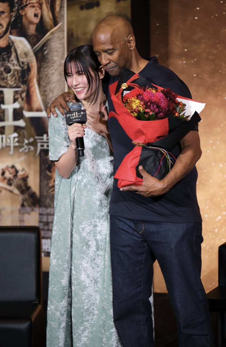 keiai154614's tweet photo. なぜハリウッドスターはOKで
演技中にあごに手が触れたのがNGになるのか
全くわからない😰 https://t.co/0JcWZU0ez3
