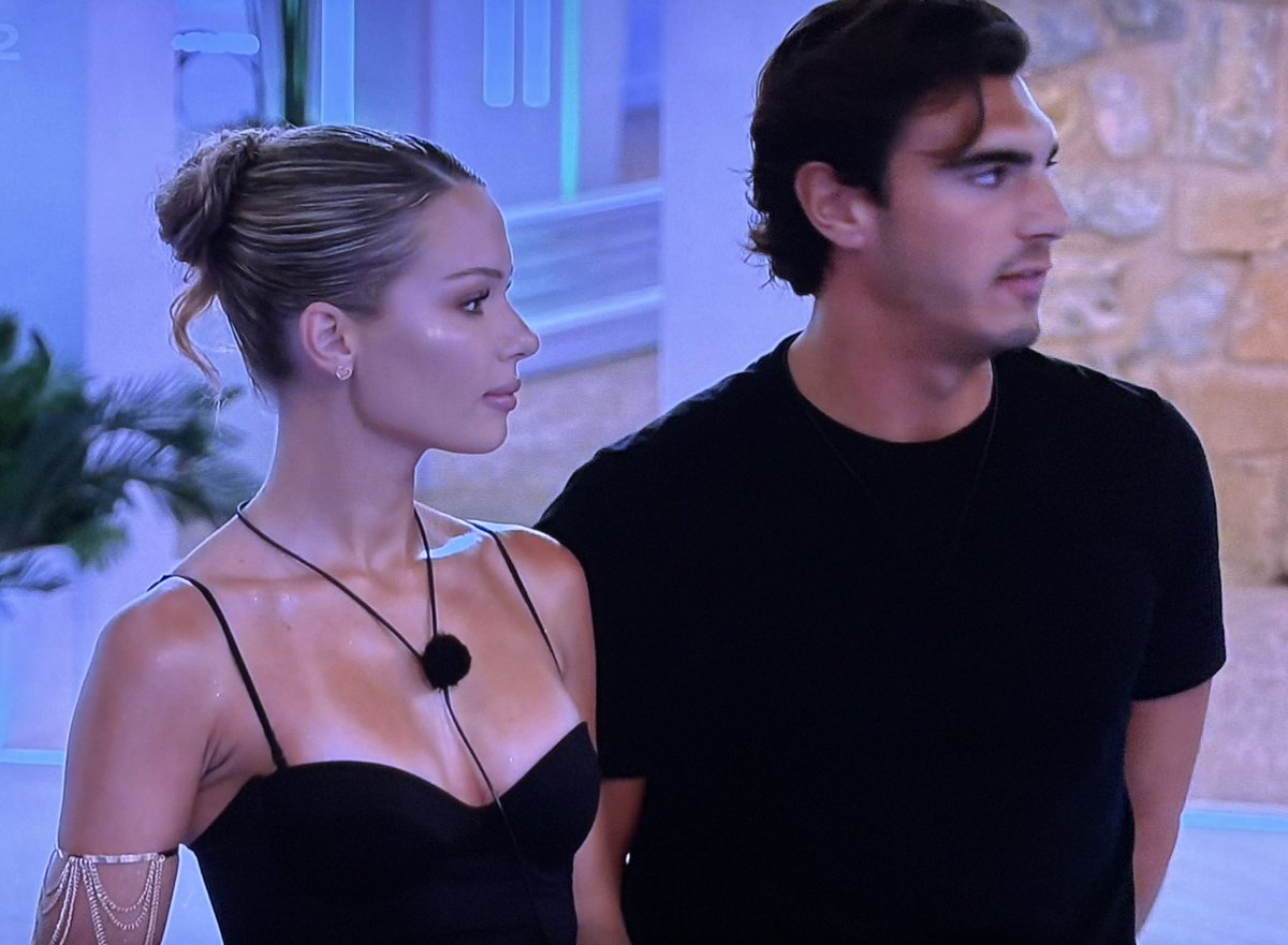 __Anastazia__'s tweet photo. Ok but they would eat up a Gucci campaign together or something #loveisland https://t.co/1xQFrN3Ub9