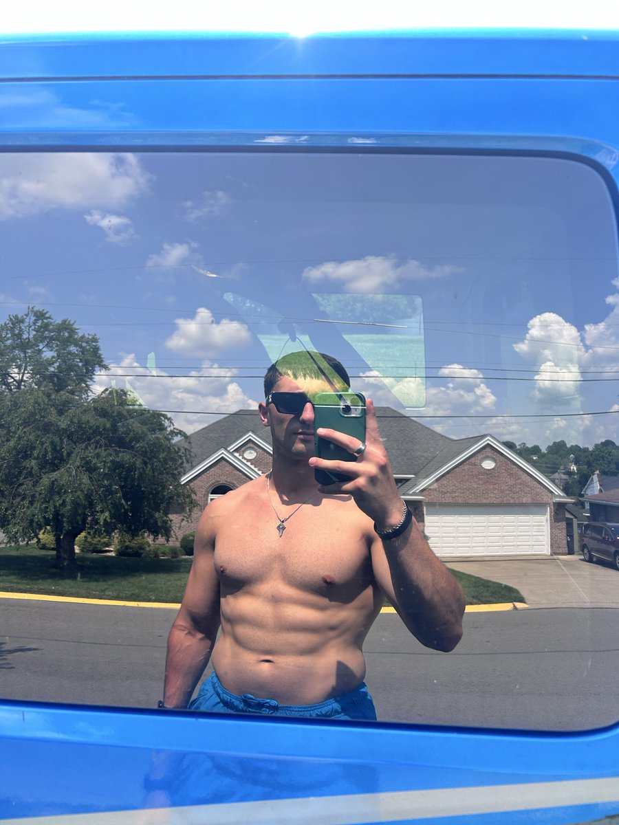 baethan4u's tweet photo. Car window pics are my new fav https://t.co/Gzrp4S6SSK