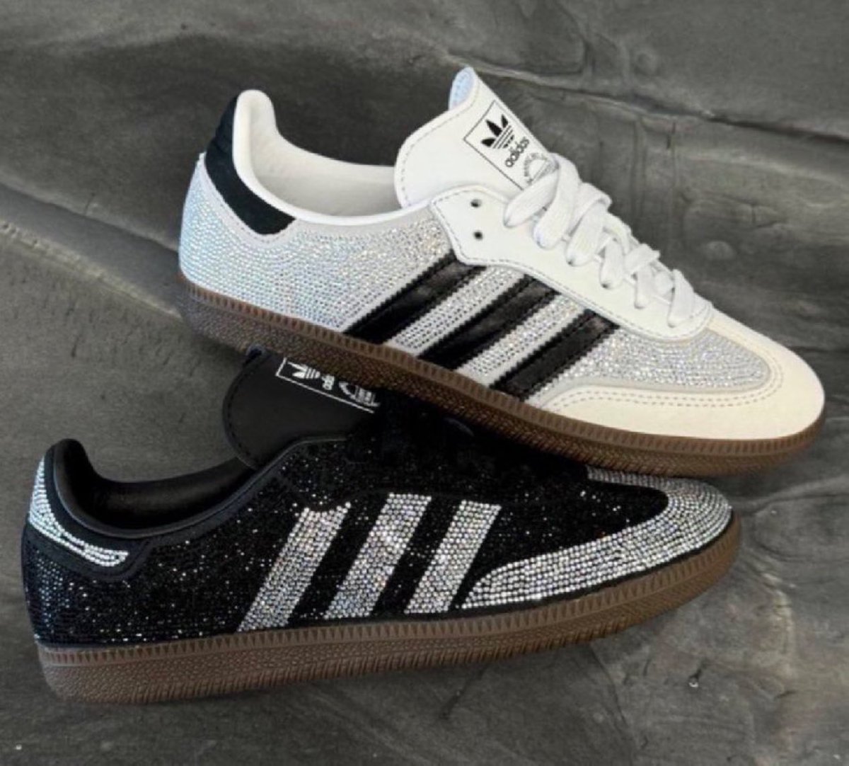 snkr_twitr's tweet photo. AD: WMNS adidas Samba OG 'Rhinestone' 

- Core Black/White
JDsports https://t.co/j1aA1hmZ9C
Finishline https://t.co/GjPiX78PNh
FWRD https://t.co/Fj3ZQrGwLR
Revolve https://t.co/4HGL30pu7e

- Crystal White/Black
JDsports https://t.co/Cs1YkN1hFE
Finishline https://t.co/JY7Z8NBna0
adidas US https://t.co/3o2K4jbnD7
Footlocker https://t.co/HsI2lSInFm
Champs https://t.co/vtEho7y8vb