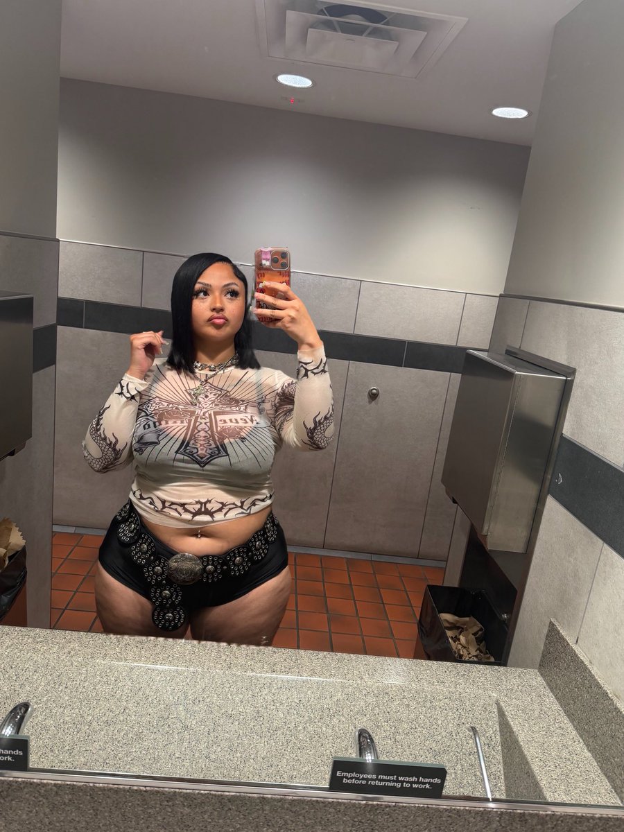 stormibabyyyyy's tweet photo. Heavy 👄 https://t.co/OTGWxe009T