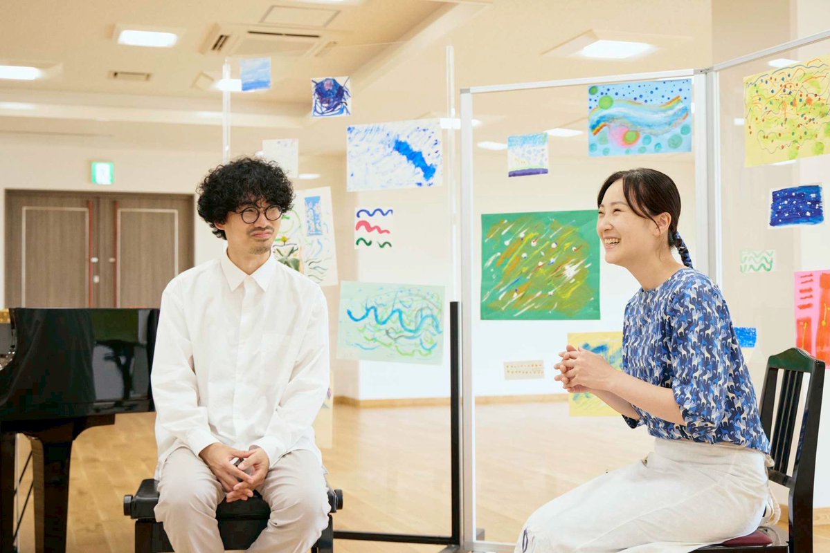 kazune_shimura's tweet photo. 【出演情報・7/4(土)受付開始】
 @kato_bunka 主催のアートWS「音を描く2026」に、今年もピアノ演奏で出演します！🎹🎨
講師の小林美紅さんのナビゲートのもと、私の生演奏を聴きながら自由に絵を描く最高の五感体験です。
8/23(日) やしろ国際学習塾(兵庫県加東市)
限定15名・予約は7/4 13:00〜📞👇 https://t.co/KmivscC7dV