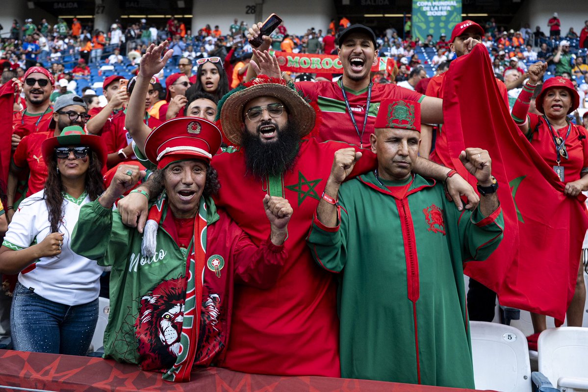 salnwarr's tweet photo. Le Maroc est la seule équipe capable de porter haut les couleurs du continent 🇲🇦  
Vous méritez amplement le titre de champions d'Afrique ✅️  
Pardonnez-nous, les gars, et continuez de nous rendre fières ❤️ https://t.co/yBduhhjJP2