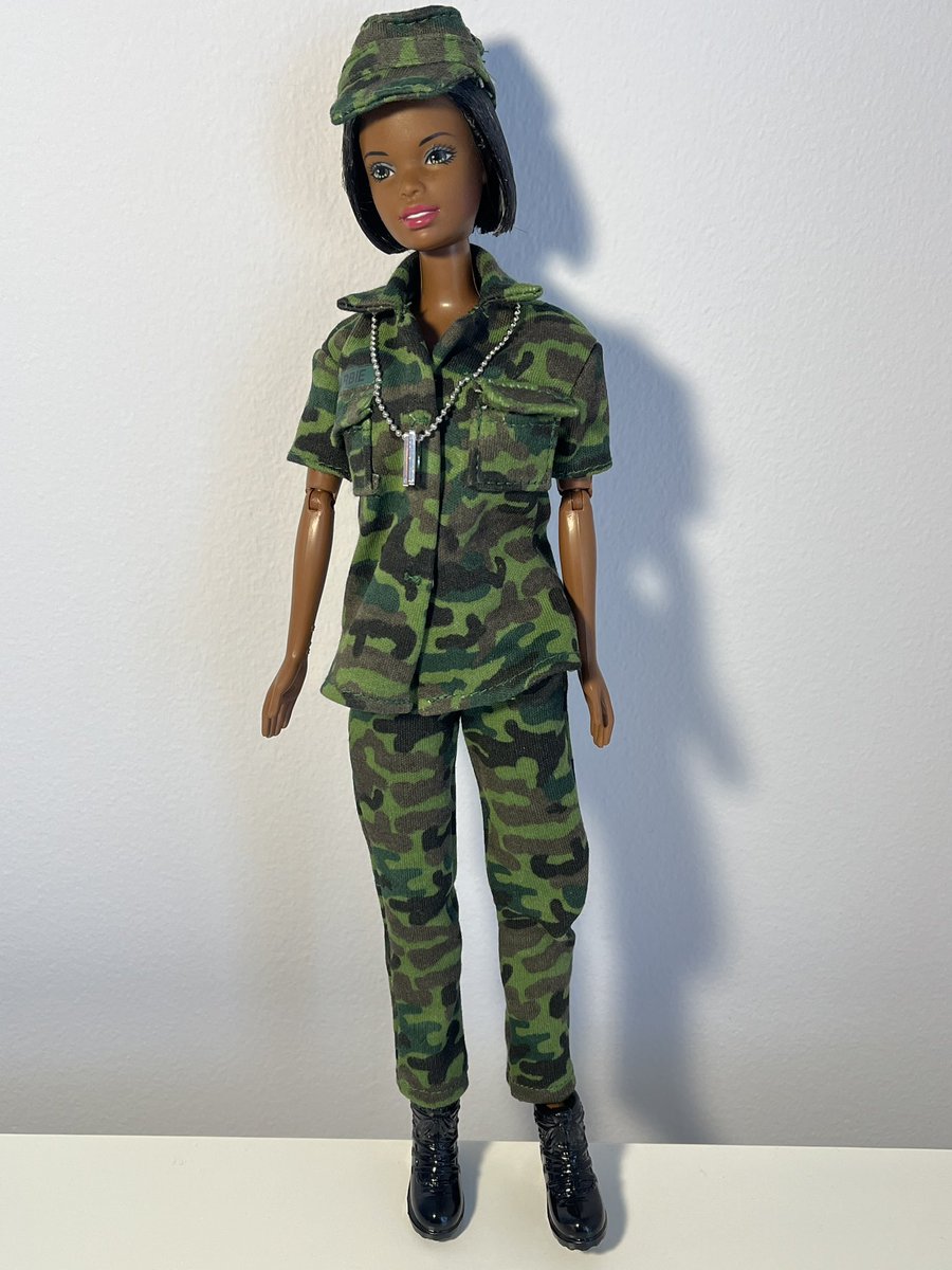 anonymouskendol's tweet photo. Barbie Boot Camp https://t.co/AoDwlGLRzN