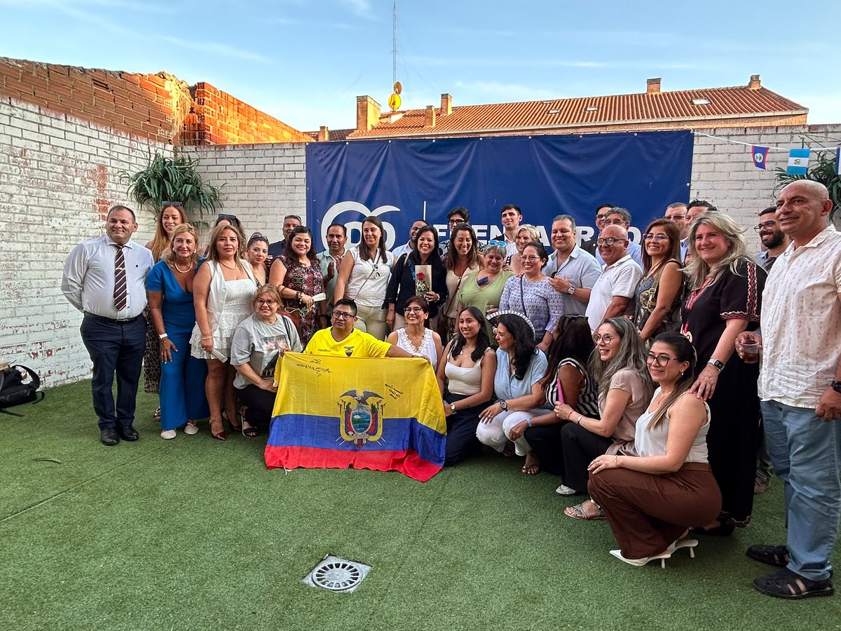 PP_Villaverde's tweet photo. La fuerza del Partido Popular está en las personas. Hemos compartido la Asamblea Abierta de @NMadrilenos  en Fuenlabrada, escuchando, dialogando y construyendo juntos el proyecto que sigue haciendo de Madrid una tierra de oportunidades para todos. ¡Seguimos creciendo! 💙 https://t.co/hSpcY1sr5o