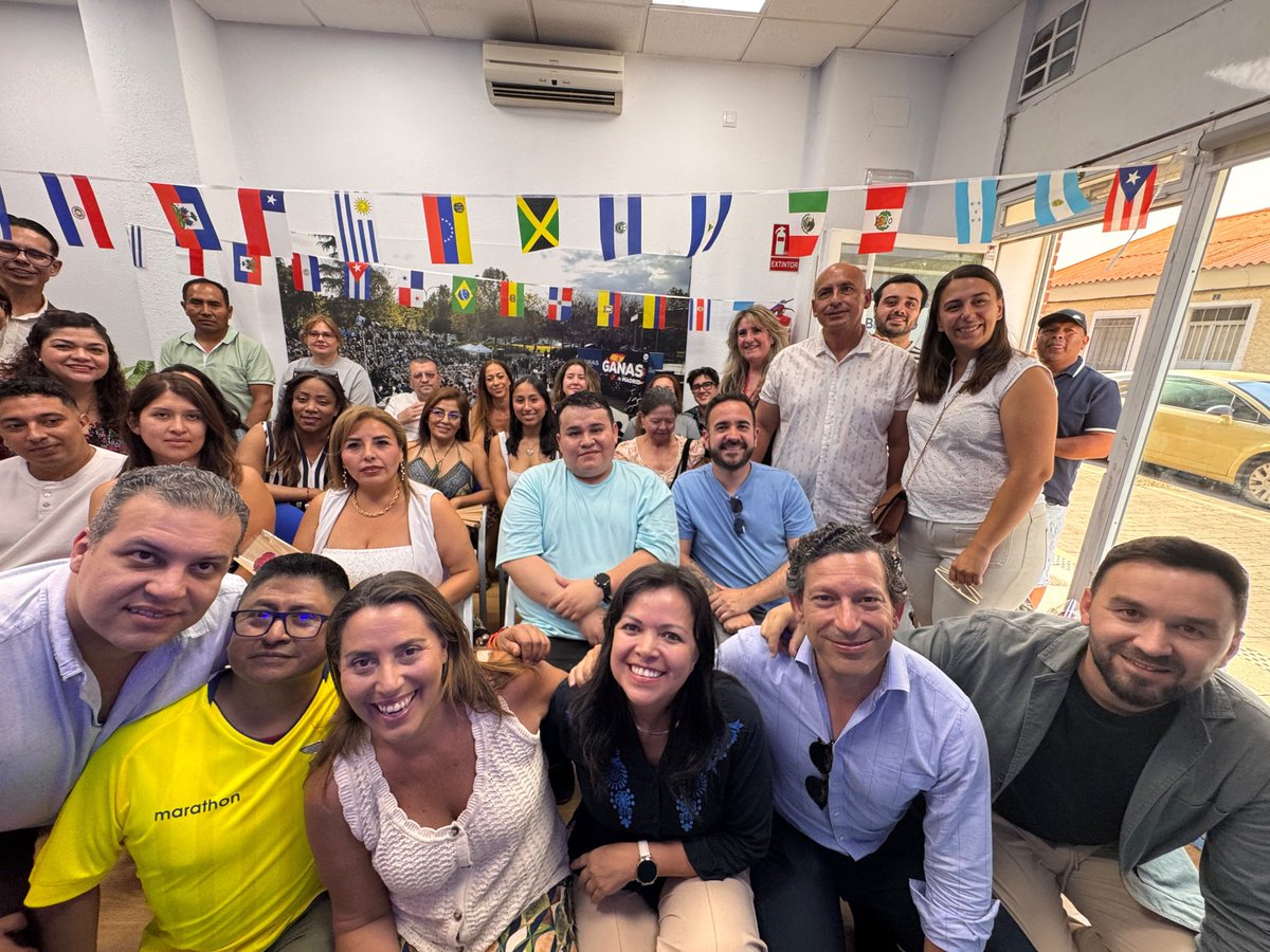 PP_Villaverde's tweet photo. La fuerza del Partido Popular está en las personas. Hemos compartido la Asamblea Abierta de @NMadrilenos  en Fuenlabrada, escuchando, dialogando y construyendo juntos el proyecto que sigue haciendo de Madrid una tierra de oportunidades para todos. ¡Seguimos creciendo! 💙 https://t.co/hSpcY1sr5o