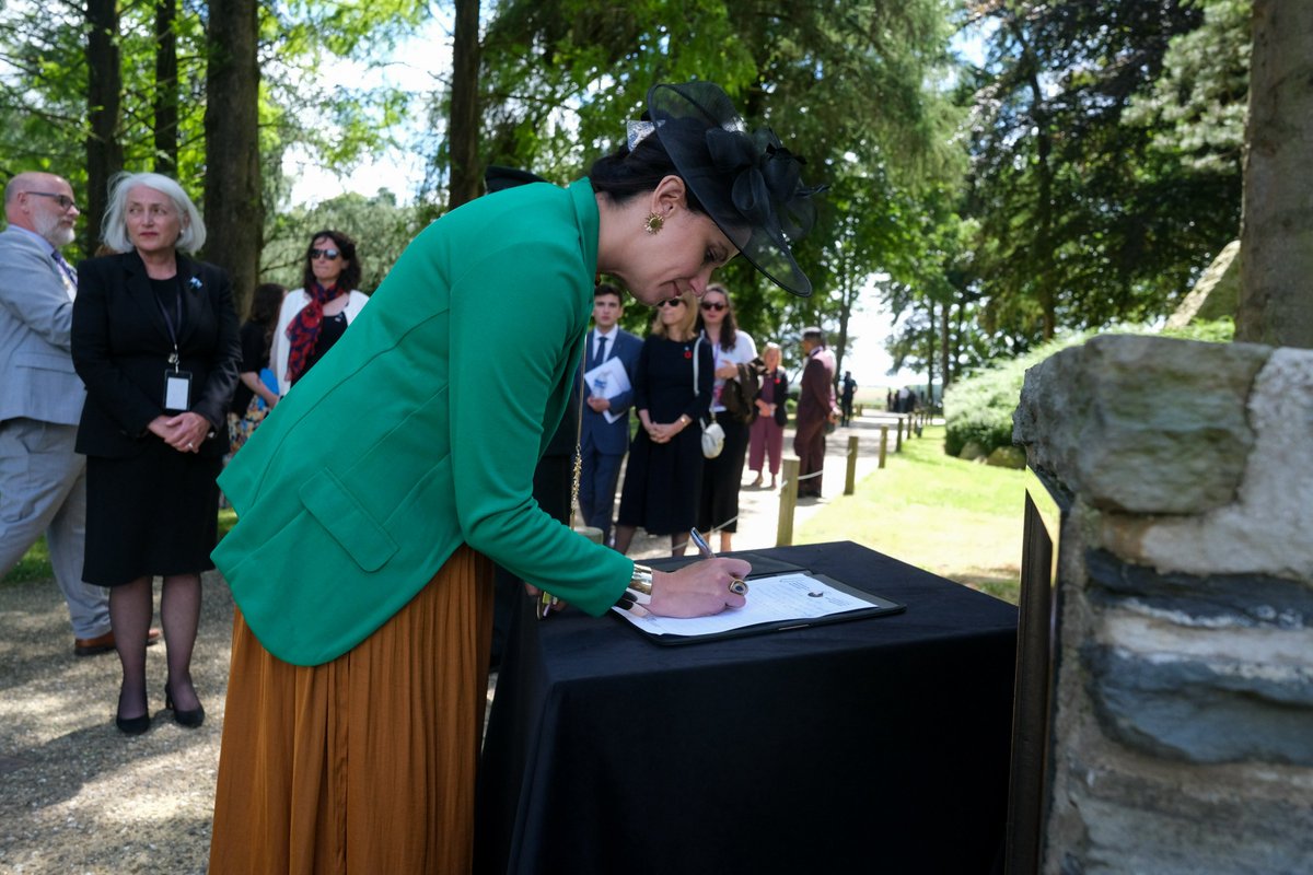 TCAR_GovNL's tweet photo. Today, Minister Andrea Barbour represented the Government of Newfoundland and Labrador at Beaumont-Hamel, honouring the Royal Newfoundland Regiment and the efforts and sacrifices of all who served. 

We will remember them. 

Photo credits: Veterans Affairs Canada https://t.co/EhtifLaPnW