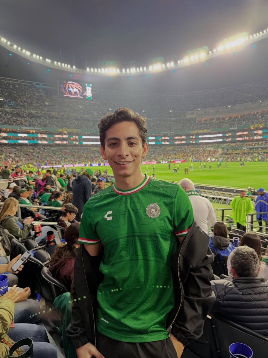 MXFigureSkating's tweet photo. Donovan Carrillo at the Azteca stadium supporting Mexico during last night’s World Cup match! 🇲🇽✨

(📸: Donovan Carrillo on IG) https://t.co/H9RAQDnoIh