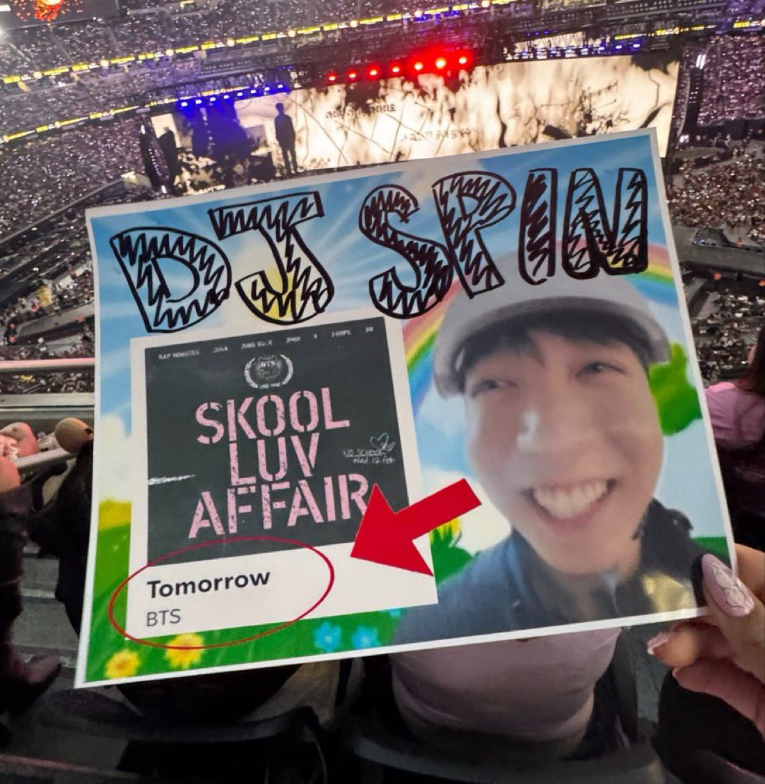 CYPHERS_DDAENG3's tweet photo. TOMORROW BANNERS win today! Congratulations 😭 🇧🇪 

#BTS_WORLDTOUR_ARIRANG_BRUSSELS  #BTS_WORLDTOUR_ARIRANG_BELGIUM https://t.co/kQnag0ud7p