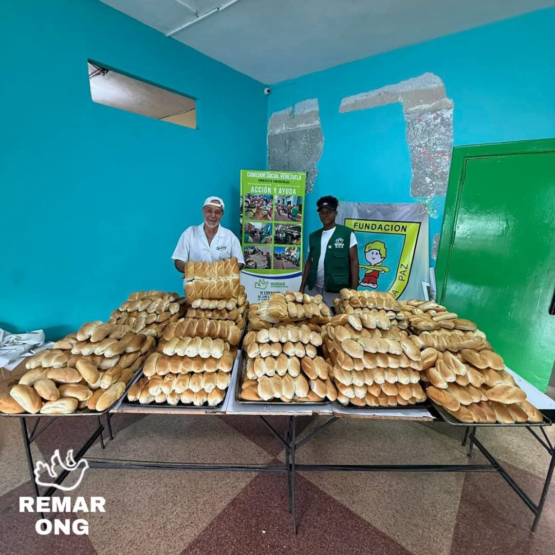 OngRemar's tweet photo. 🇻🇪💚 Mientras muchas familias continúan viviendo en tiendas de campaña tras perder sus hogares, los equipos de REMAR SOS, REMAR Venezuela, REMAR Internacional y @mensajeros_la de la Paz siguen trabajando sin descanso para llevar ayuda allí donde más se necesita. https://t.co/nwlpKEyMQg