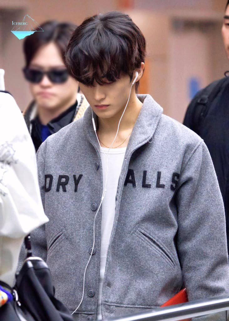 mxrkiki's tweet photo. 으악 줄 이어폰!!! 변함없는 너를 사랑해// https://t.co/Pf76qrRj6d