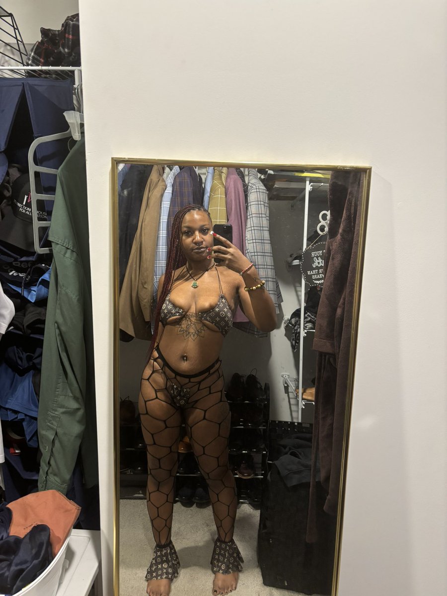 disesecretlife's tweet photo. Can I be ya freaky dancer ❓ https://t.co/vztnlHgc84