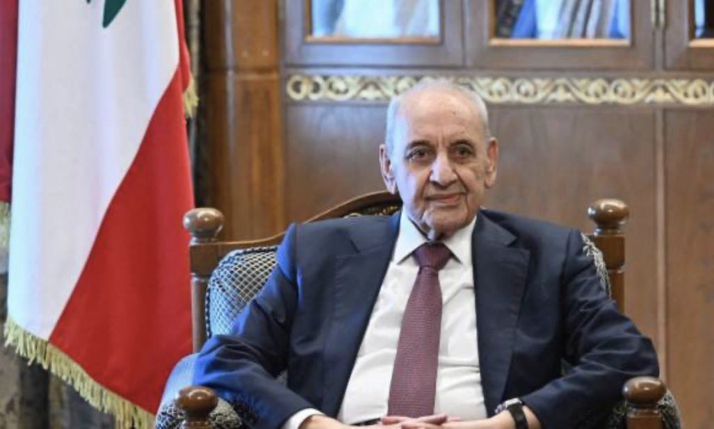 HasanDorr's tweet photo. عن رسالته إلى رئيس الجمهورية، اكتفى الرئيس برّي بالقول إنه لا يملك في الوقت الحاضر أي رسالة يوجهها.

وعن سبل الخروج من الأزمة، جدد بري رؤيته أن لبنان يحتاج إلى مظلة دولية تساعد على إنجاز التسوية، معتبراً أن هذه المظلة يجب أن تضم الولايات المتحدة الأميركية والمملكة العربية السعودية والجمهورية الإسلامية الإيرانية، لأنها تشكل، برأيه، الضمانة الأساسية لأي تسوية قابلة للحياة.

صحيفة الديار ٢-٧-٢٠٢٦