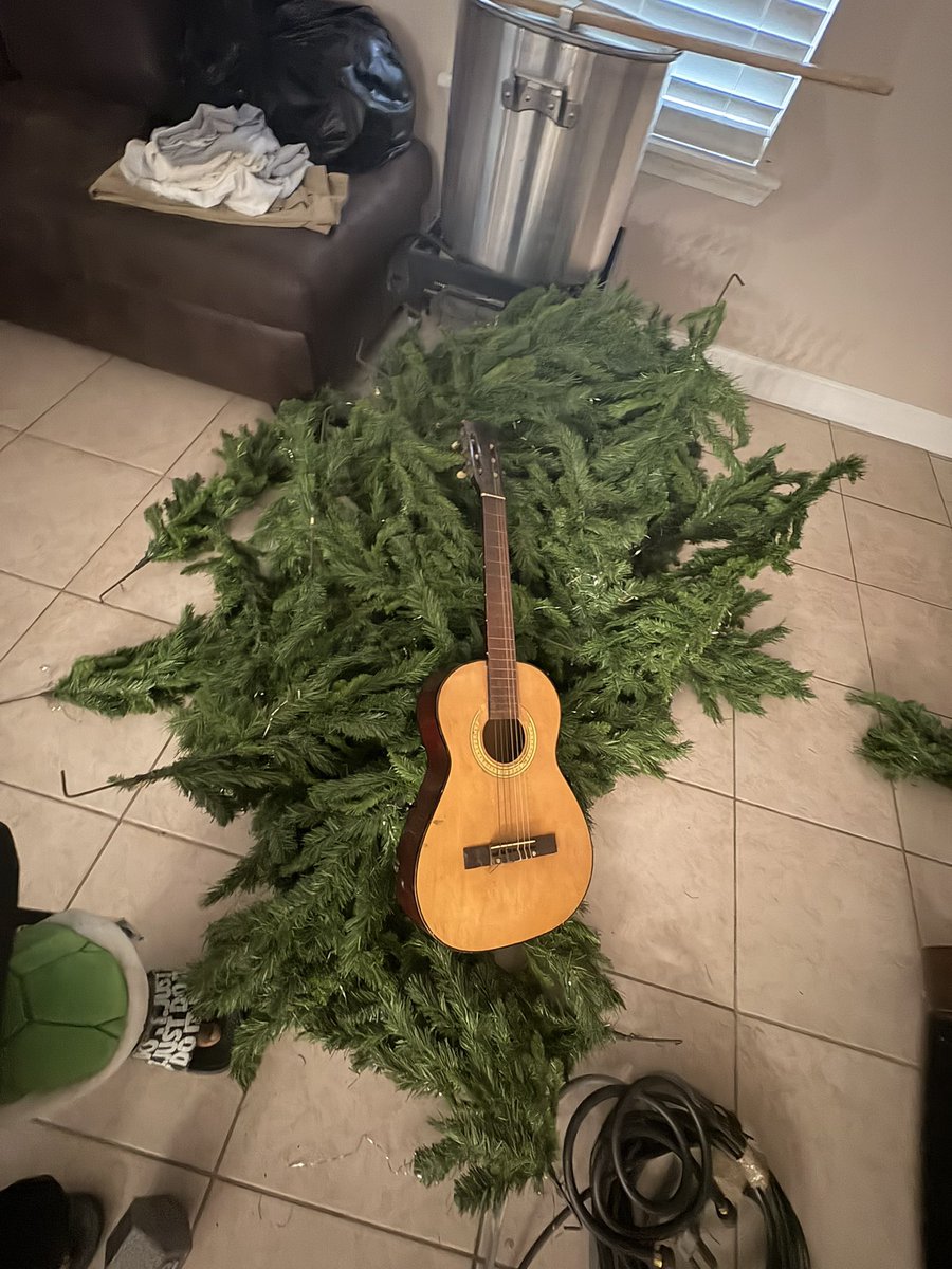 CaptnDutch's tweet photo. jus pulled genuine dick out the attic https://t.co/ZU6cC5uoKj