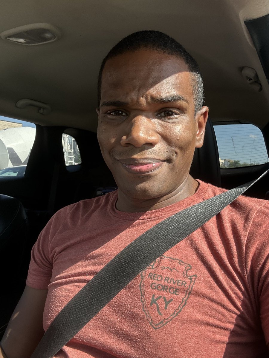 HungdudeTX04's tweet photo. 😀 https://t.co/8XDsVNqmqB