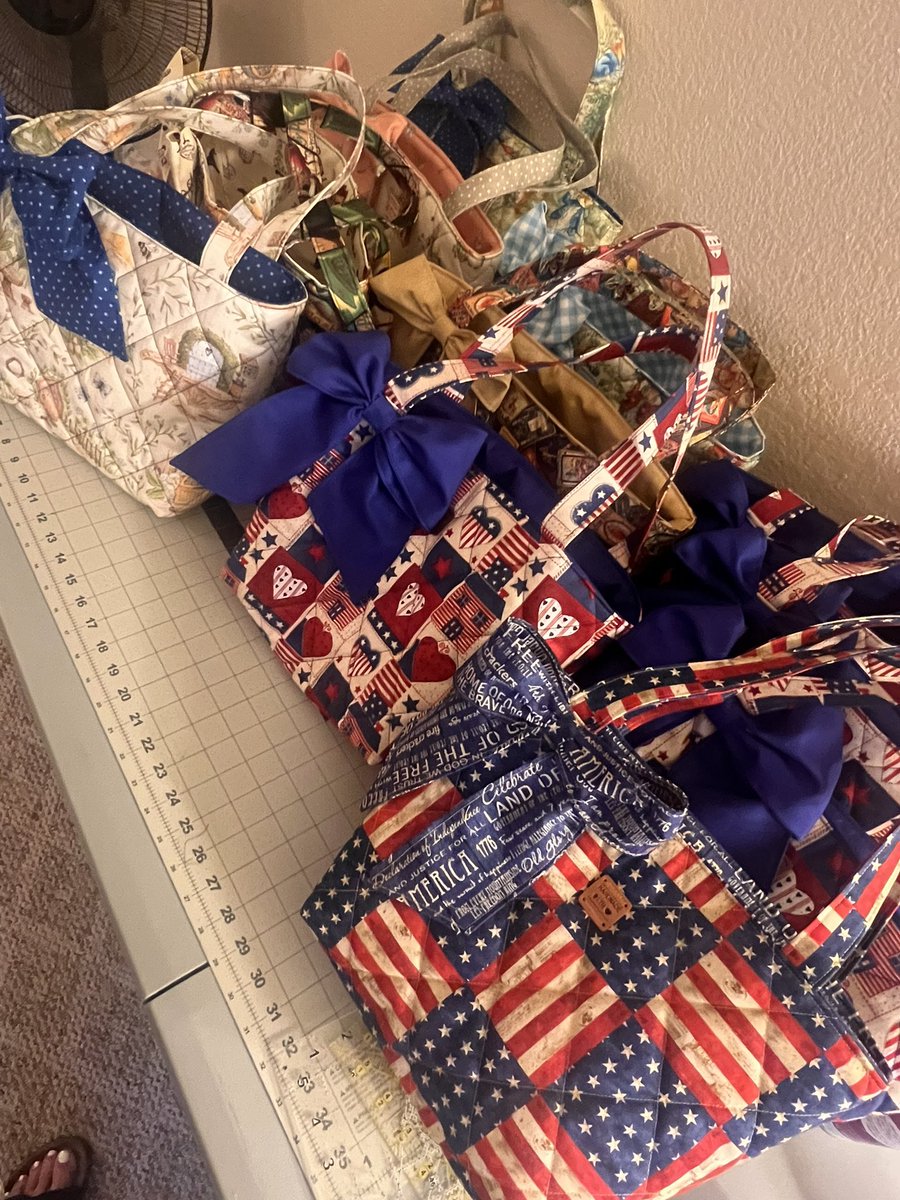 Noash22's tweet photo. In honor of our country’s anniversary I’m doing a giveaway! One free bag of your choice! Color/theme you pick your style! (Must be something I can purchase nearby No special order fabrics!) in order to enter: Follow me, Repost/share and comment what type of bag… https://t.co/QdJSC5R7kt