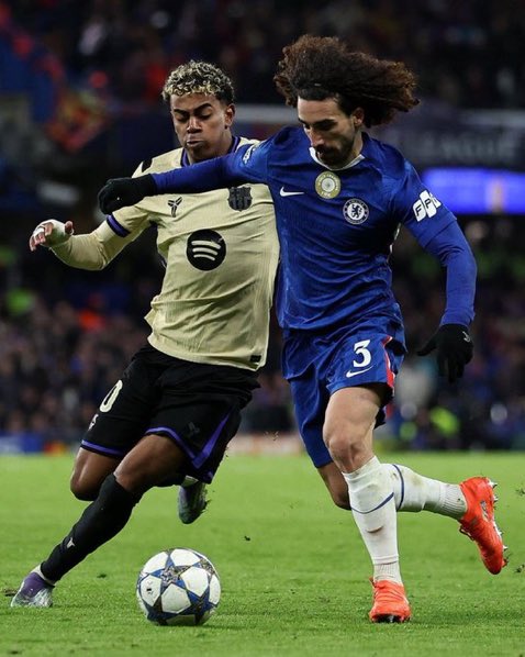 theMadridZone's tweet photo. 🗣️ Lamine Yamal: “Facing Marc Cucurella in Clasico? Look, I told him that he will start the first match but by second he will already be a substitute because I'm going to eat him alive.” @COPE https://t.co/ZiNh2eLIWM