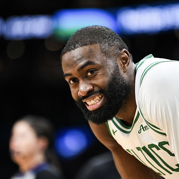 RTNBA's tweet photo. JUST IN:

Jaylen Brown has been traded to the 76ers for Paul George, 2 FRP &amp; 2 2nd round picks, per @ShamsCharania https://t.co/RUyRNZ0gb5