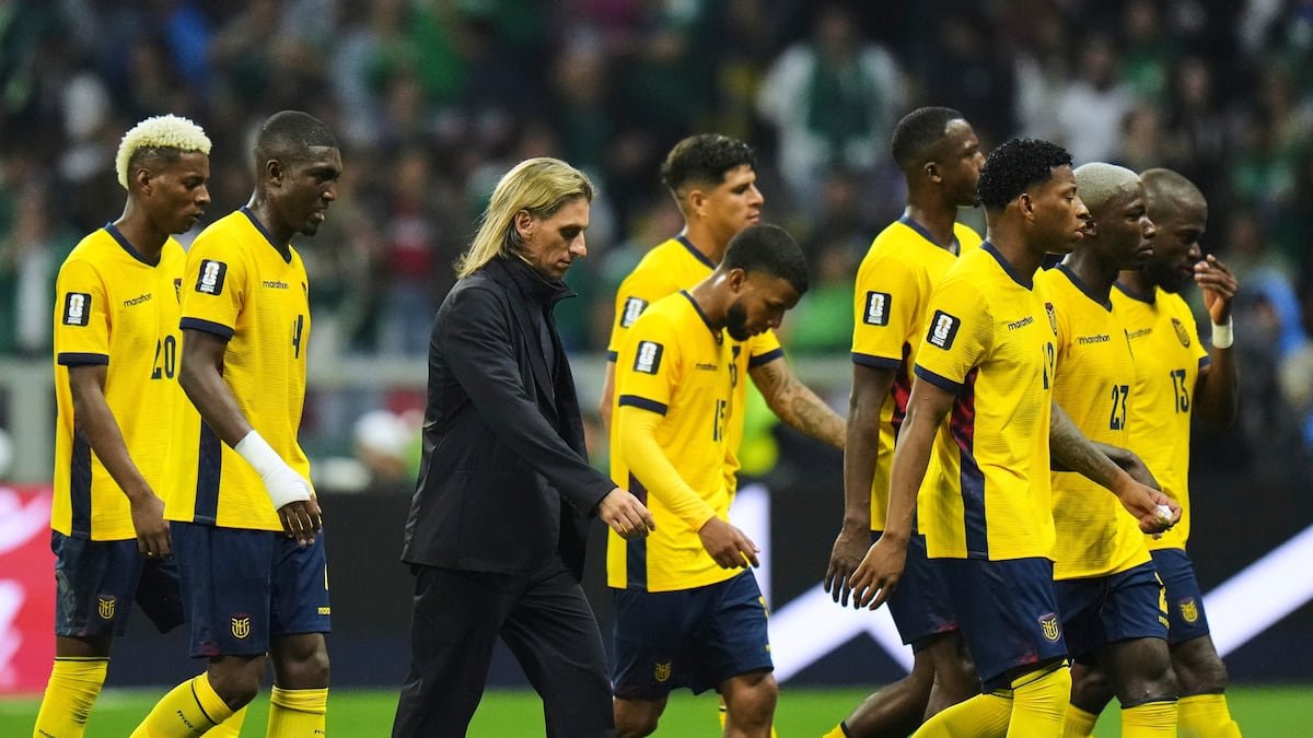 sangreazulismo's tweet photo. 💣🚨 | EXCLUSIVA

🇪🇨 Los jugadores ecuatorianos fueron amenazados por las mafias de Curazao, Costa de Marfil y México porque contra los 3 países jugaron mierda.

También la mafia ecuatoriana amenazó a los jugadores de Alemania, por eso fue el único partido que ganaron. https://t.co/XU33S6EZCD
