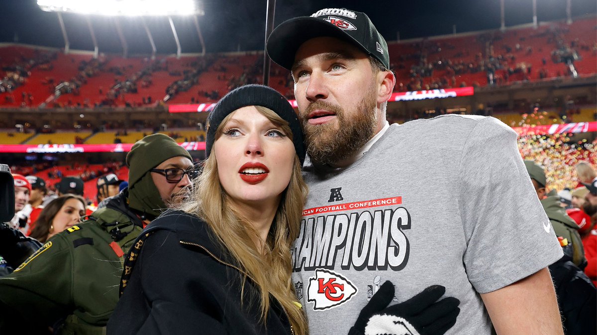 HugoGloss's tweet photo. Taylor Swift e Travis Kelce: Site revela “esquema de guerra” para blindar casamento no Madison Square Garden; saiba tudo: https://t.co/1lQLNh2s3o (📸: Getty) https://t.co/7e8paiIYlh
