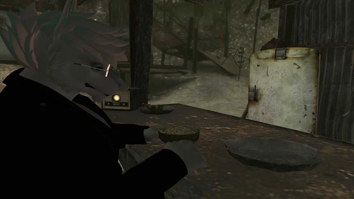 SamisTea800's tweet photo. On business in Megaton #vrchat #wolfman #hybrid #newavatar #Fallout #fallout3 #megaton https://t.co/QH8KgoFHvN