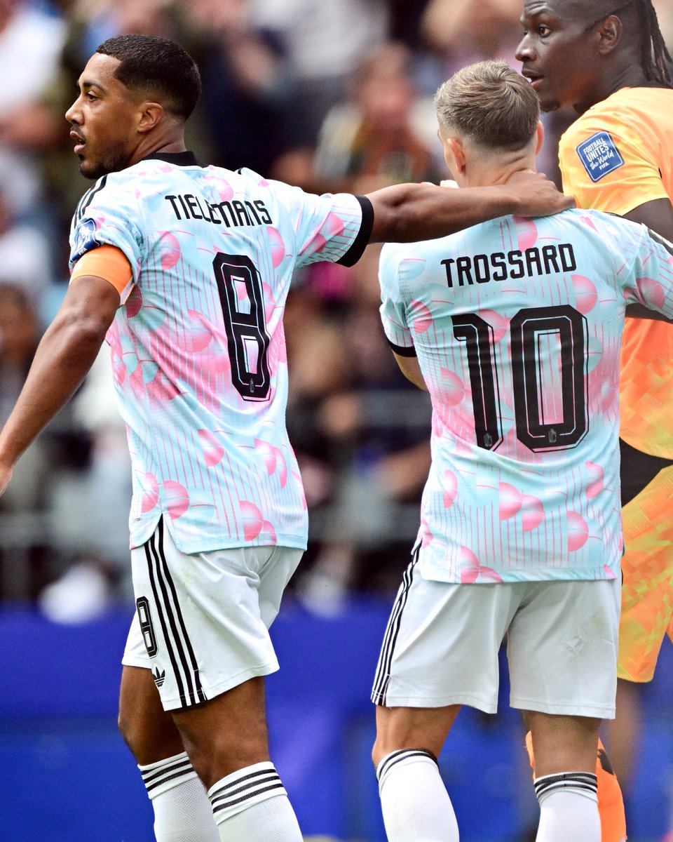 brfootball's tweet photo. Trossard and Tielemans were arguing and had to be separated by Lukaku before the second hydration break.

Then in the 89th minute, Trossard assisted Tielemans for Belgium's equalizer 😅 https://t.co/lrtYVJ5bGz