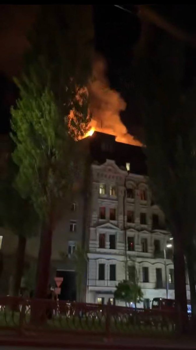 JayinKyiv's tweet photo. Russians targeting residential buildings in Kyiv at this hour. https://t.co/CJXLEh4j72