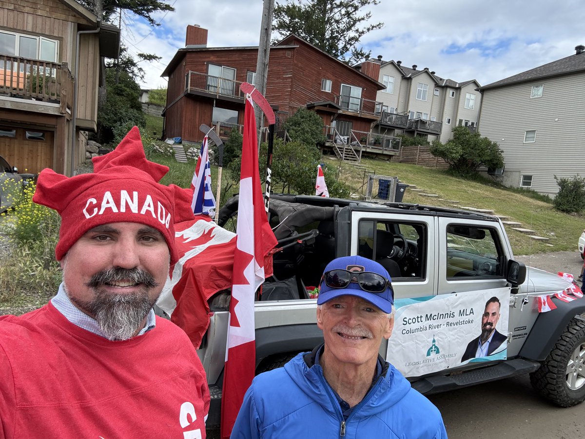McInnis_4MLA's tweet photo. 🇨🇦HAPPY CANADA DAY🇨🇦

Amazing patriotism in Invermere today!

What a crowd!

#bcpoli https://t.co/nc9ELEHcDy