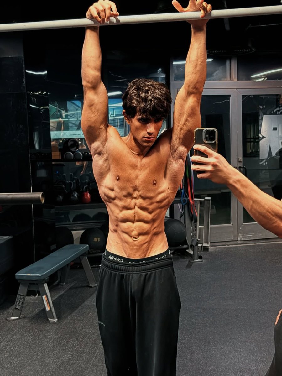 johnjones888's tweet photo. There can only be one me the divine muscle god. Let me teach you to become the perfect sub
Send tribute, And earn your place #bdsm #DominantVibes #submissive #feetworship #worship https://t.co/d2LNKn1GTi