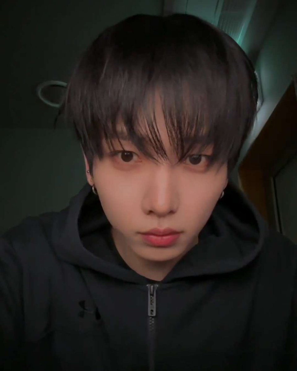 멍! tweet media