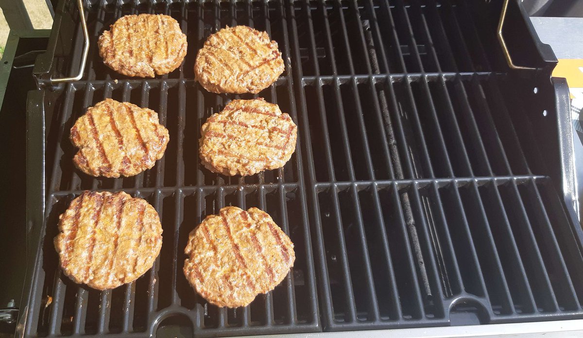 KowaiGaijin's tweet photo. Just grilled my first burgers of this summer and they turned out downright #deliciousmiling
It was probably the toughest cookout ever since I felt like I was dying after just spending a minute outside in the heat
But what I do I do out of love... #project2025 #worldfoodsafetyday https://t.co/tSRcRE7NQF