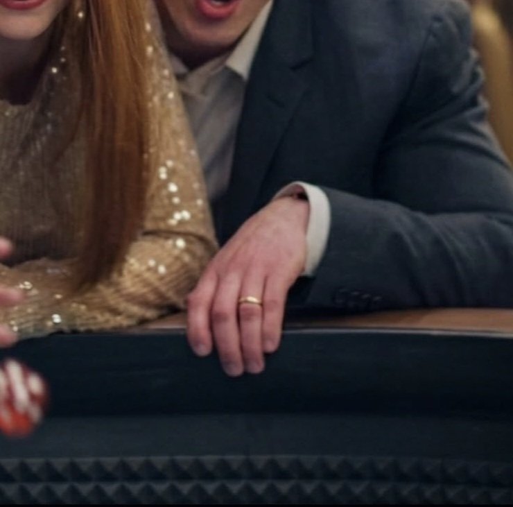 dstarkey_s's tweet photo. Look at the wedding ring on his finger https://t.co/hdZuOEyyCC