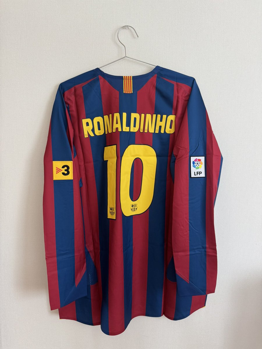 バルセロナユニフォーム2️⃣3️⃣0️⃣枚目！ 2005-06シーズン
