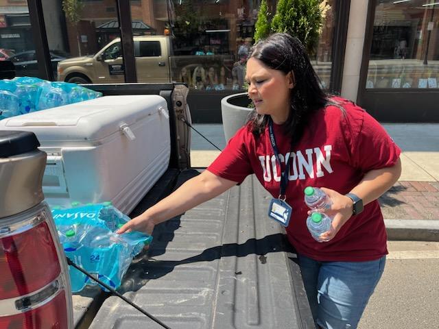 waterburyhosp's tweet photo. As a heat wave hit Waterbury a team of volunteers from UConn Health Waterbury Hospital, UConn Waterbury and AMR canvased streets and gathering places in the city handing out more than 1,000 bottles of water. We're doing our part of keep you healthy and safe during this heat wave. https://t.co/Sz28UK6jdh