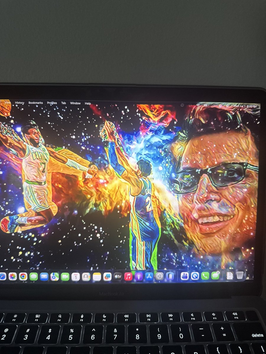 thebasedgarrett's tweet photo. Time to change the wallpaper on my Mac I guess. https://t.co/ztSIaYm6zI
