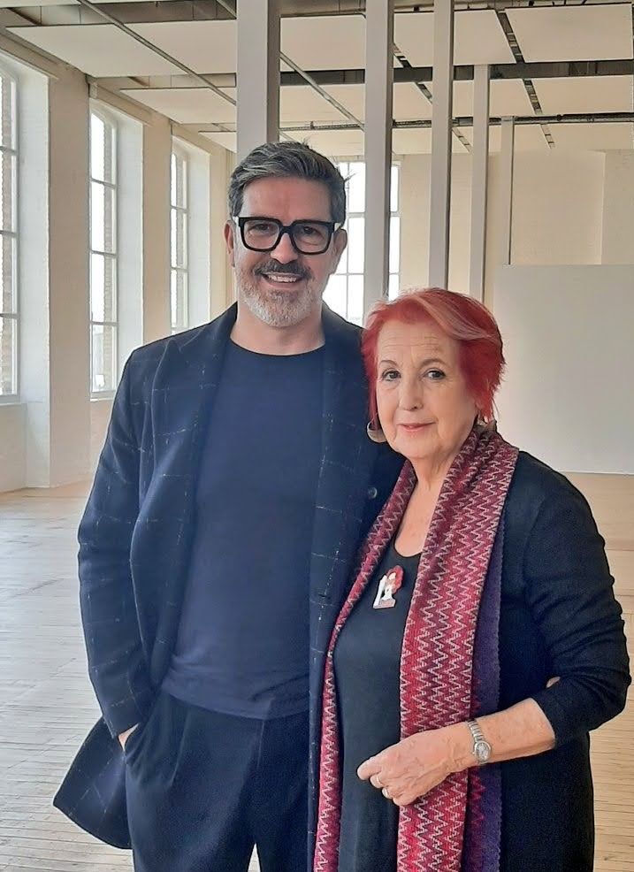 _jcgallardo's tweet photo. ¡Qué grande es #LaCalaf!
Maestra incombustible del buen hacer periodístico. Un Icono Sin fronteras. El #PremioNacionalTelevisión para una mujer que forma parte de la historia de #TVE y de @InformeSemanal ⬅️ https://t.co/4dyME2vYat