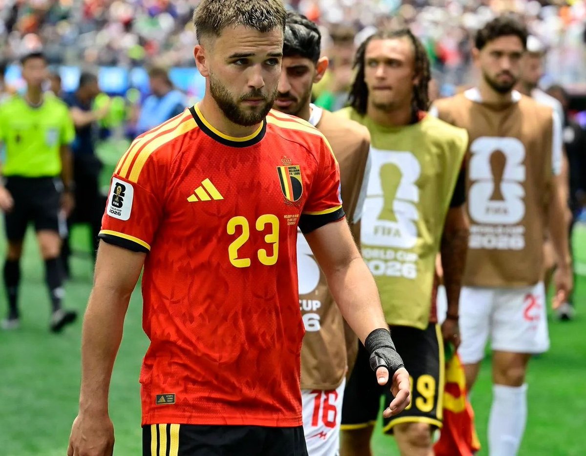 AmaroJonay's tweet photo. Si Bélgica sigue en el Mundial, Nicolas Raskin no se puede quedar en el banquillo. 

Para mí, es el cambio que ha cambiado el partido. No solo ha caído de pie, es que libera a Tielemans y hace que el del Aston Villa sea llegador.

Ha modificado todo #FIFAWorldCup https://t.co/PsCsTQ80Lr