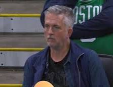 deep_pancake's tweet photo. @UofBasketball Live look @BillSimmons https://t.co/CFumBuo005