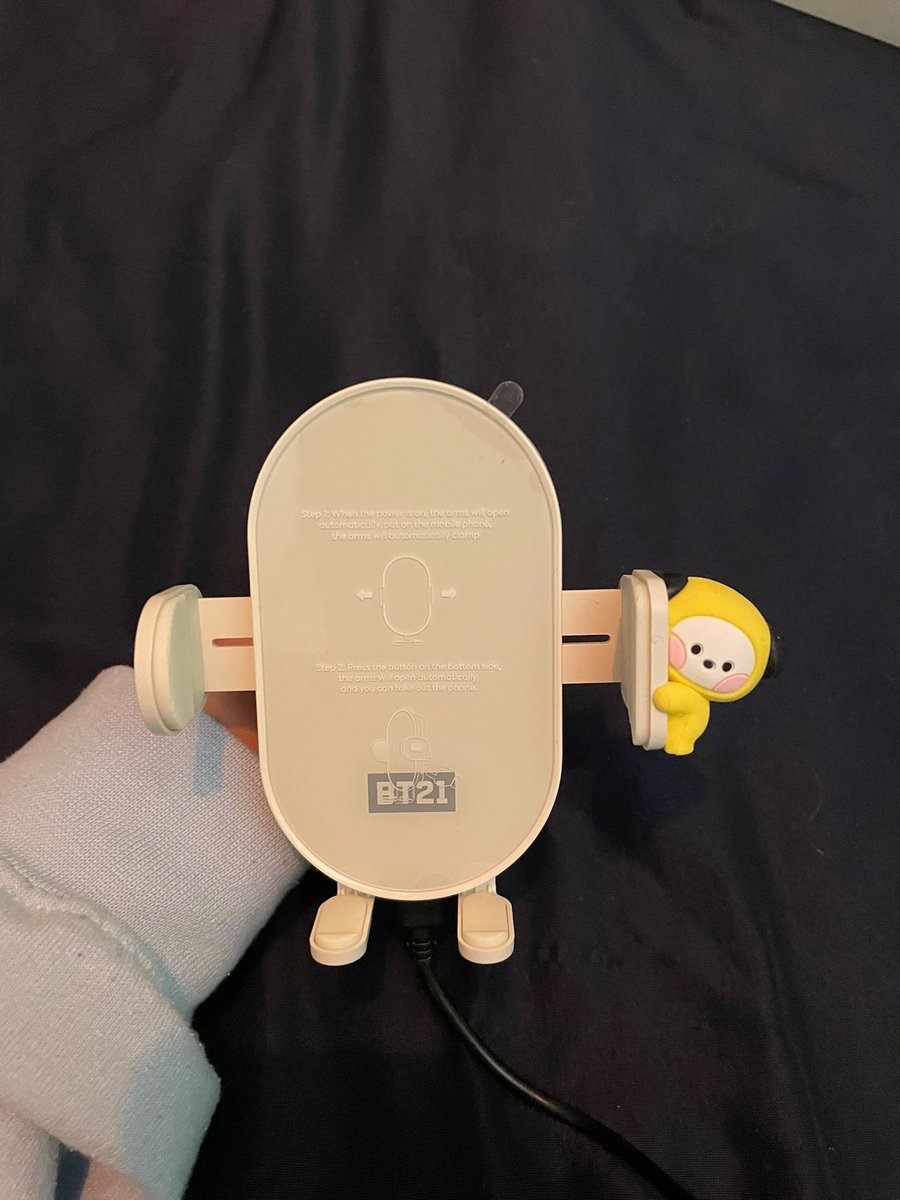 jajaworshipsXL's tweet photo. WTS 

BT21 Chimmy - Wireless Car Charger and Phone Holder 

selling for $50 CAD ✨️✨️ originally I paid $90 CAD 

never used 

meet up in BTS arirang toronto concert! ✨️✨️

#bt21 #chimmy #BTS_arirang_toronto https://t.co/OsDeWskQXb