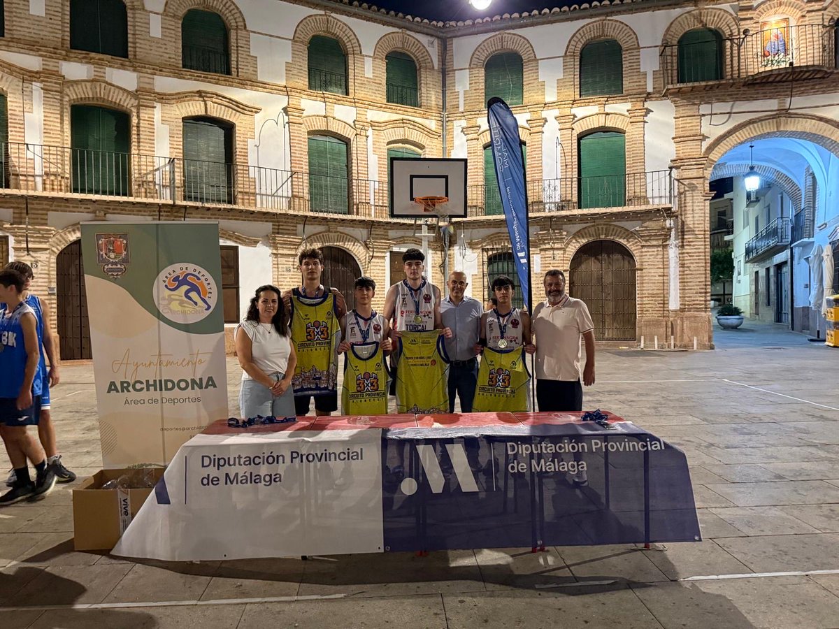 FAB_Malaga's tweet photo. Finaliza el 3x3 circuito baloncesto @DeportesDipMlg  de Archidona
Continuamos el 2 de Julio en Cártama a las 18:00 en el Auditorio Parque santo Cristo inscripciones https://t.co/ZtcxIoOuuy…
@diputacionMLG https://t.co/qP9lwowq6G