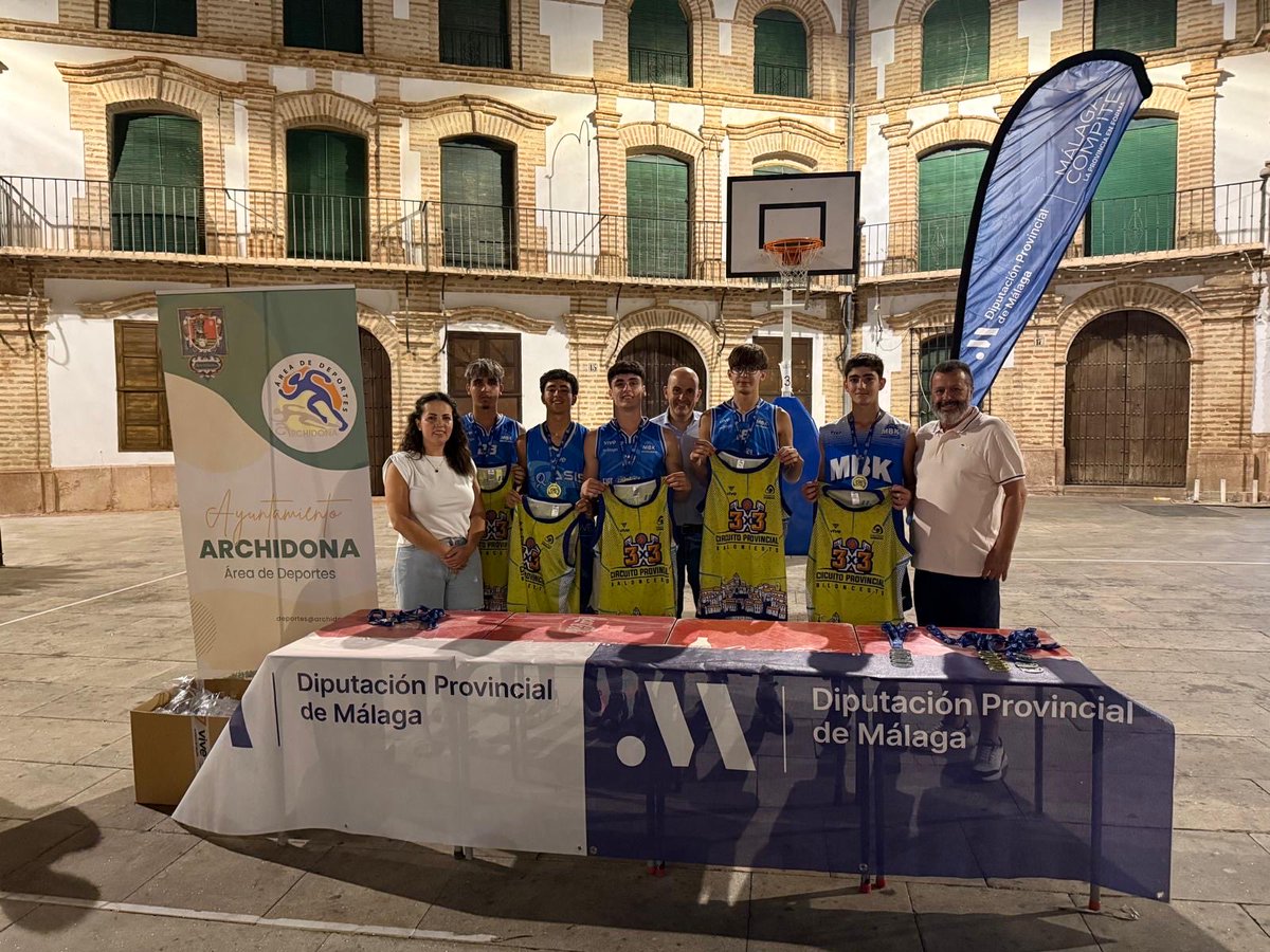 FAB_Malaga's tweet photo. Finaliza el 3x3 circuito baloncesto @DeportesDipMlg  de Archidona
Continuamos el 2 de Julio en Cártama a las 18:00 en el Auditorio Parque santo Cristo inscripciones https://t.co/ZtcxIoOuuy…
@diputacionMLG https://t.co/qP9lwowq6G