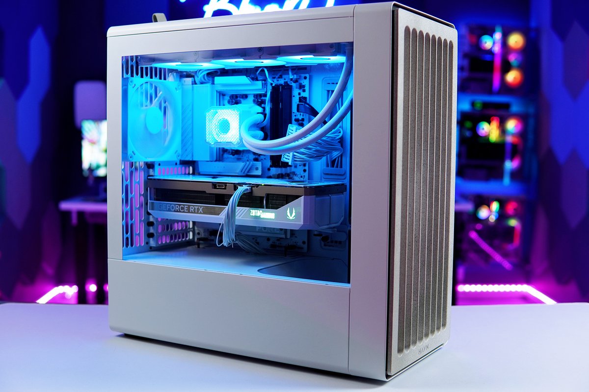 BlueandQueenie's tweet photo. Our premium PC giveaway with @OverclockersUK and @HAVNGlobal has made me wish I could just build PCs live on stream for a living!

If you're looking to build a PC and want an easy experience check out HAVN https://t.co/laCb7Me7P7 #ad https://t.co/ijs5gVSPOi