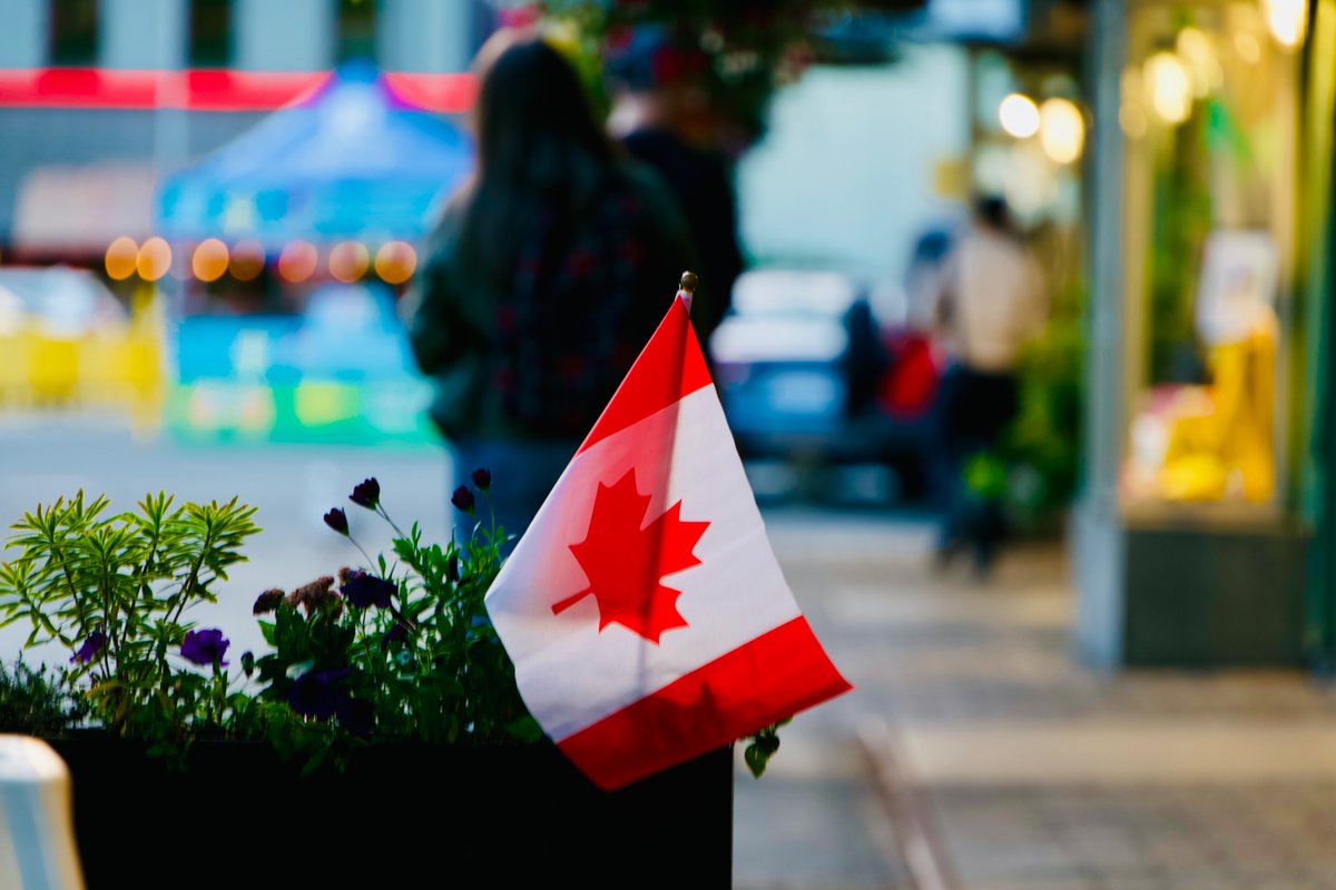 RobynsongMusic's tweet photo. Happy Canada Day 🇨🇦❤️ https://t.co/JXBtRdEnON