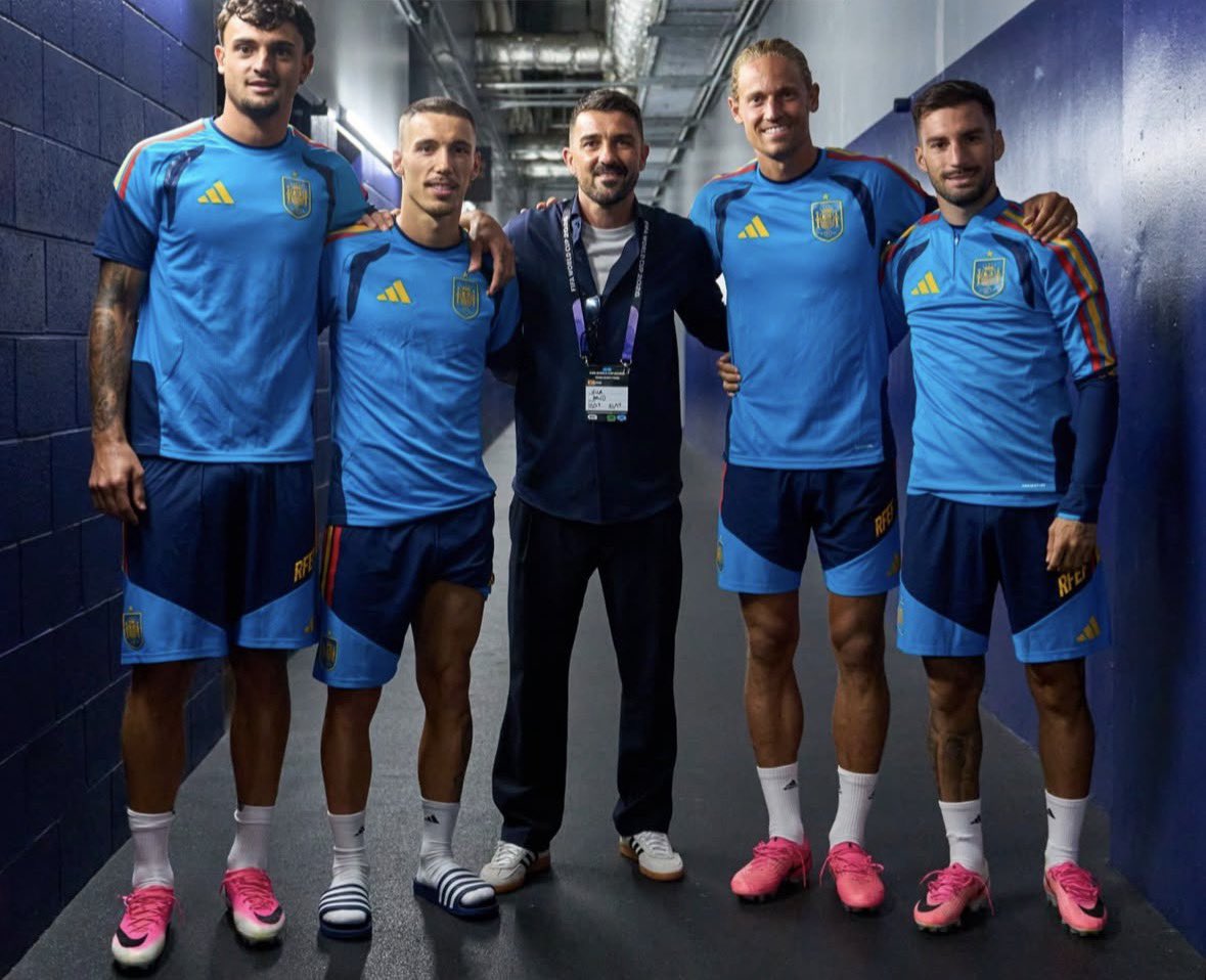 lavozdelatleti_'s tweet photo. 📷 Reunión de atléticos 😁🔴⚪️🇪🇸

Marc Pubill, Alejandro Grimaldo, David Villa, Marcos Llorente y Álex Baena. https://t.co/uJ9xhIDb7m