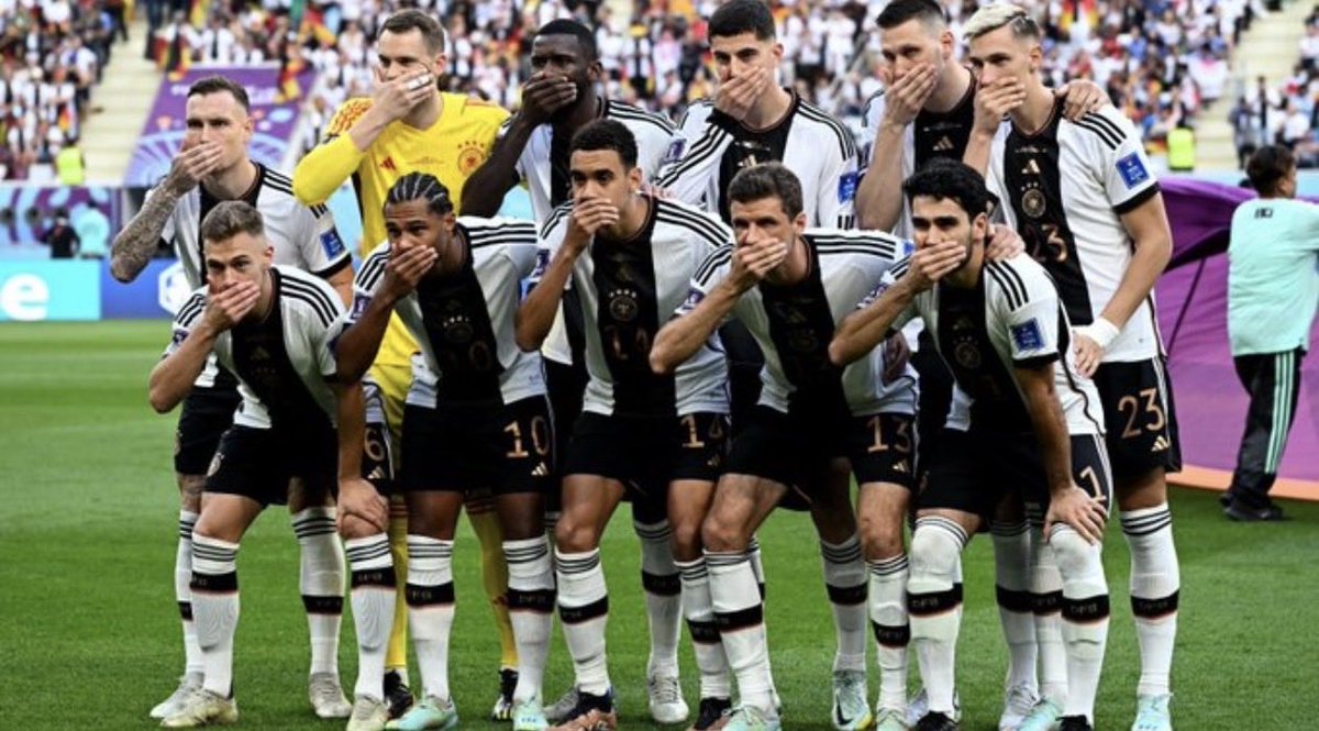 moXko81's tweet photo. @leroy_sane @DFB_Team Ihr seid Lappen! Waschlappen! Go woke, go broke. https://t.co/S51ajJ9c54