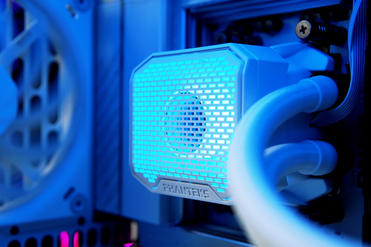 BlueandQueenie's tweet photo. Our premium PC giveaway with @OverclockersUK and @HAVNGlobal has made me wish I could just build PCs live on stream for a living!

If you're looking to build a PC and want an easy experience check out HAVN https://t.co/laCb7Me7P7 #ad https://t.co/ijs5gVSPOi