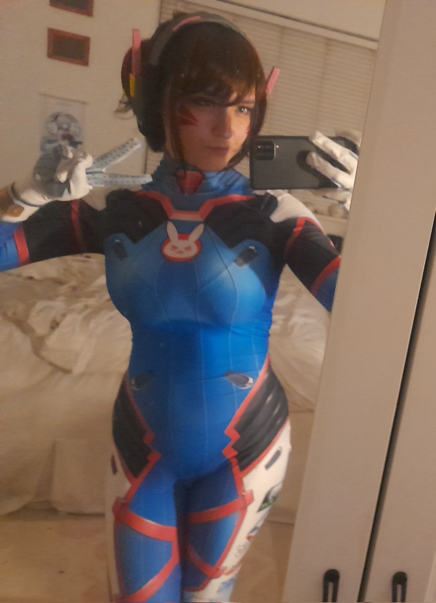 CrcMary's tweet photo. Nerf This!!! 🐰

I love https://t.co/X9M1Xmru14, shes so cute ^^

#Dva #dvacosplay #Overwatch #overwatchcospay #overwatch2 https://t.co/0NL6RRewZL